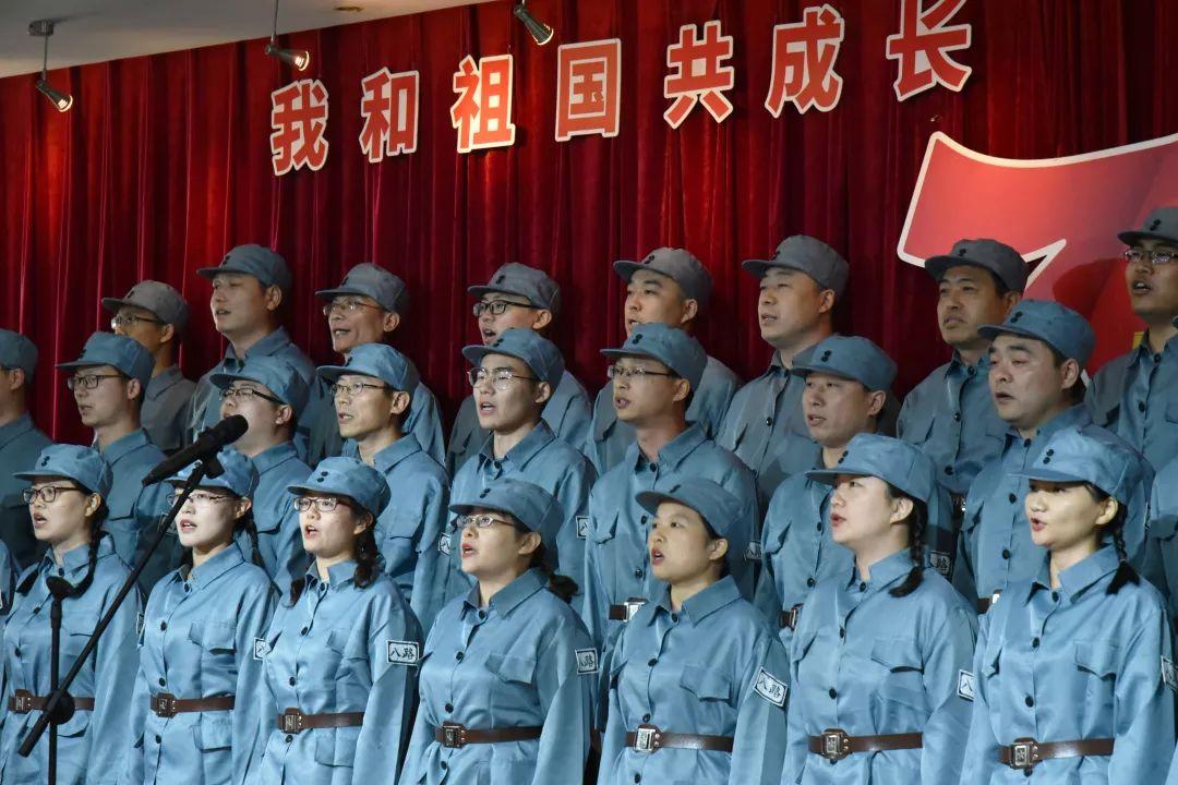 探索都是断层C位出道,李汶翰和蔡徐坤的差别在哪?的精彩世界!